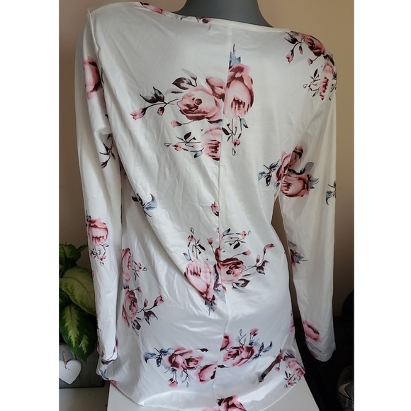 Fansic White and Pink Floral Loose Fitted Blouse - Picture 2 of 3